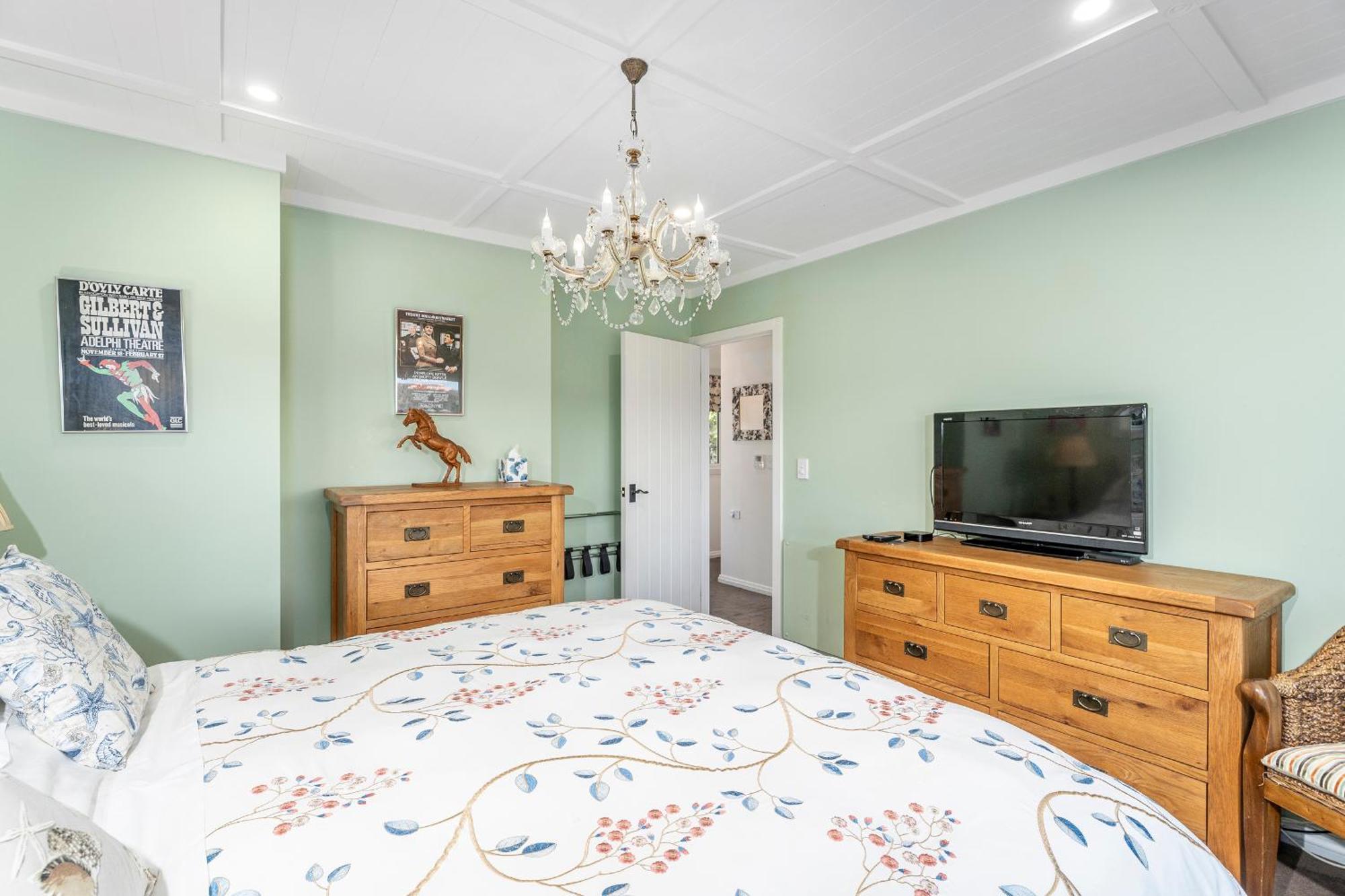 Bayview Valley Lodge Bed & Breakfast Whitianga Exterior photo