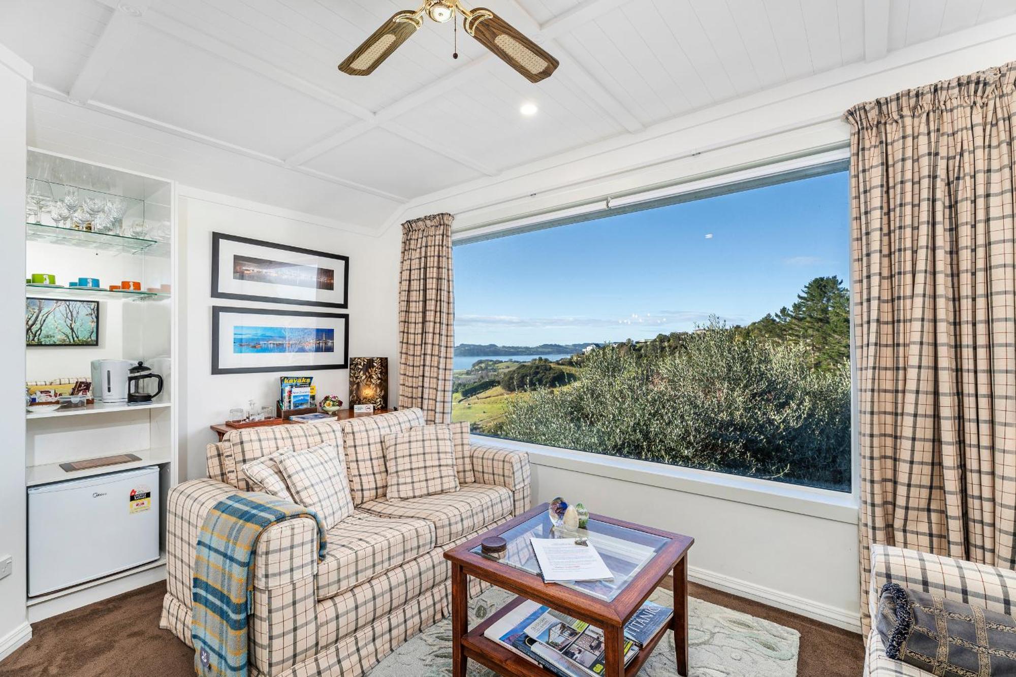 Bayview Valley Lodge Bed & Breakfast Whitianga Exterior photo